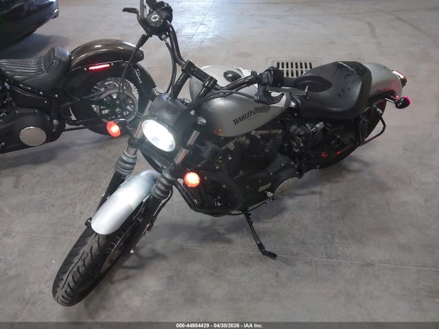 Harley-Davidson Xl883 Iron 883 2015 1HD4LE214FC402041 Image 2