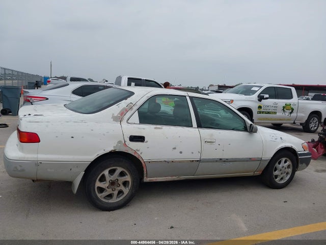 2001 Toyota Camry Le მანქანა იყიდება აუქციონზე, vin: JT2BG22K710572935, აუქციონის ნომერი: 44984456