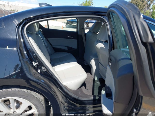 44984489 :رقم المزاد ، 19UDE2F36JA001361 vin ، 2018 Acura Ilx Acurawatch Plus Package مزاد بيع