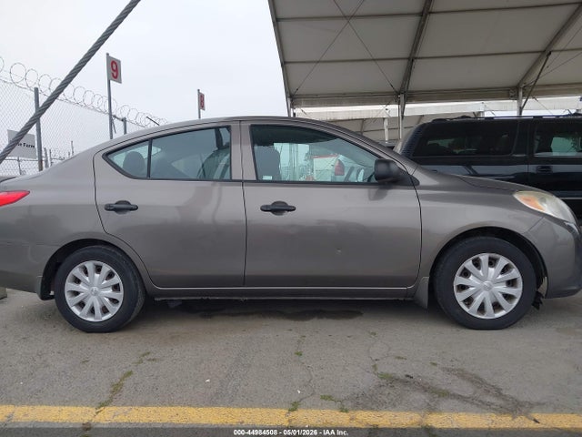 3N1CN7AP4EL851606 Nissan Versa 1.6 S+