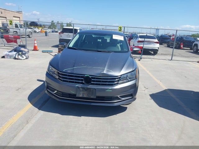 1VWAT7A32GC038090 Volkswagen Passat 1.8t S