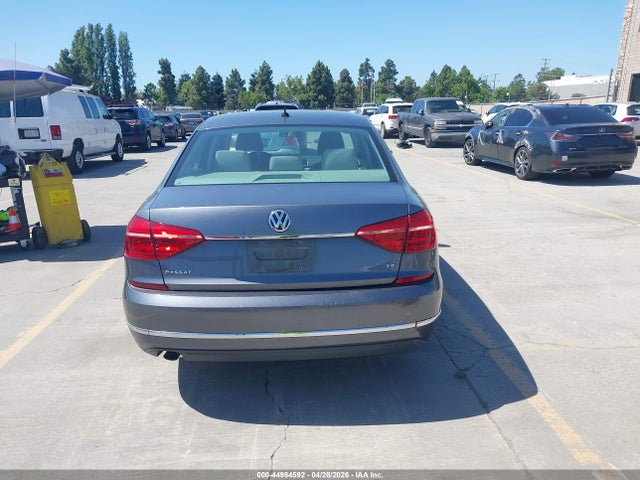 1VWAT7A32GC038090 Volkswagen Passat 1.8t S