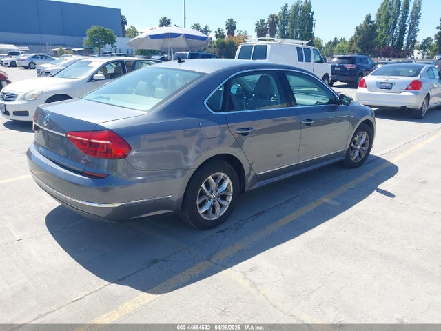 1VWAT7A32GC038090 Volkswagen Passat 1.8t S