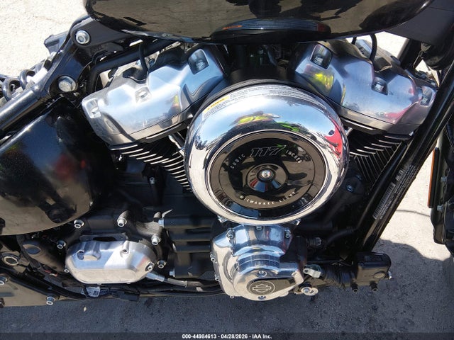 1HD1YJ922SB041405 Harley-Davidson FXBB