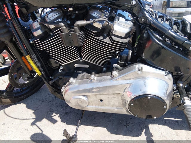 1HD1YJ922SB041405 Harley-Davidson FXBB