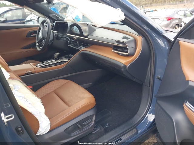 2025 Toyota Crown Signia Limited მანქანა იყიდება აუქციონზე, vin: JTDACAAJ7S3026573, აუქციონის ნომერი: 44984619