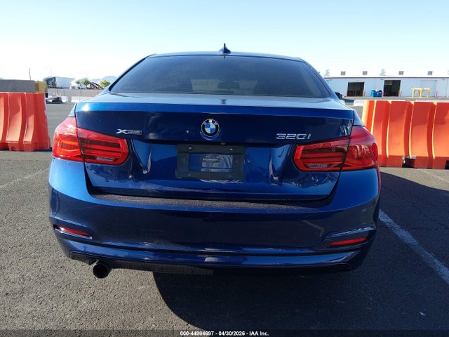 2018 Bmw 320i Xdrive მანქანა იყიდება აუქციონზე, vin: WBA8A3C51JA488411, აუქციონის ნომერი: 44984697