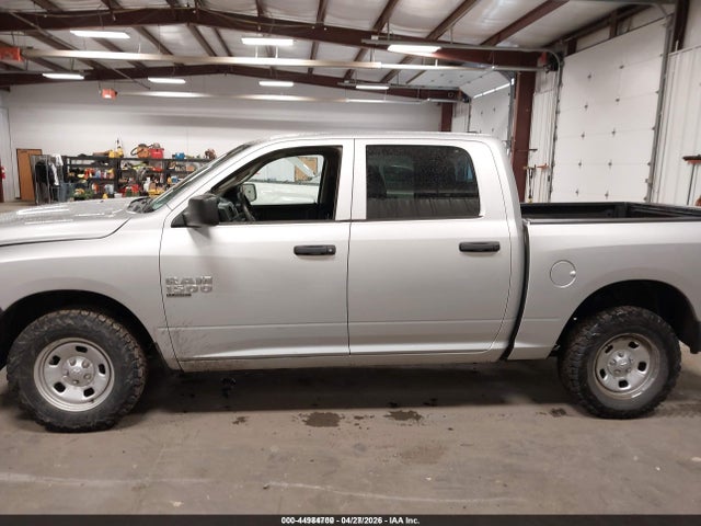 1C6RR7KG3KS516478 RAM 1500 Classic Tradesman 4x4 5&#039;7 Box