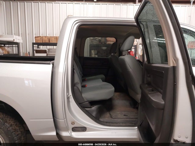 1C6RR7KG3KS516478 RAM 1500 Classic Tradesman 4x4 5&#039;7 Box