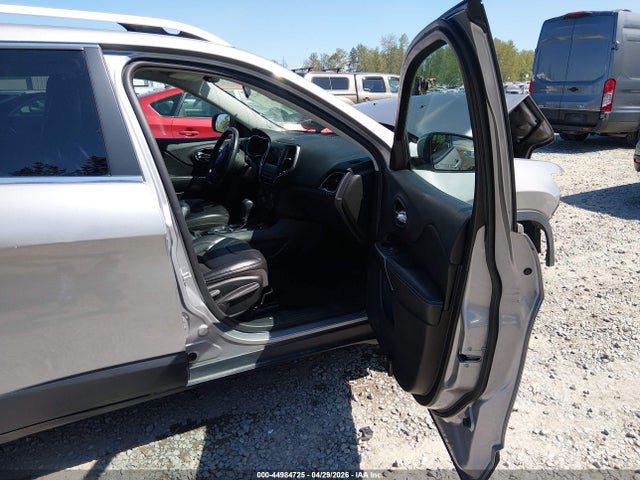 44984725 :رقم المزاد ، 1C4PJLLB0KD307691 vin ، 2019 Jeep Cherokee Latitude Plus Fwd مزاد بيع