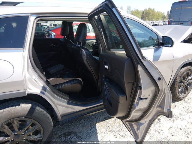 44984725 :رقم المزاد ، 1C4PJLLB0KD307691 vin ، 2019 Jeep Cherokee Latitude Plus Fwd مزاد بيع