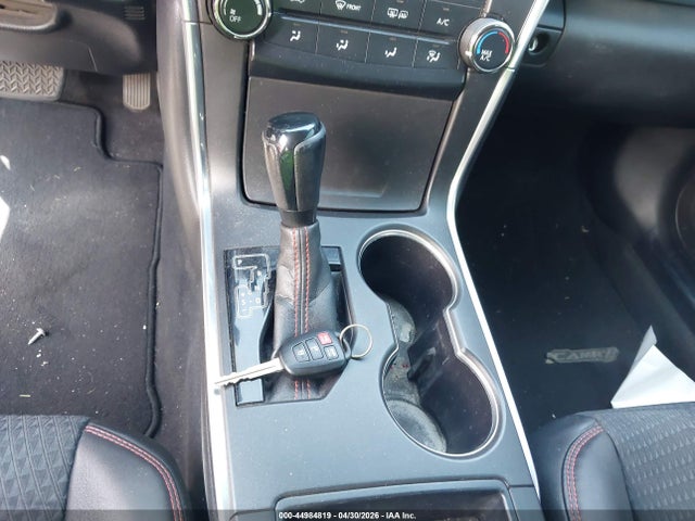 4T1BF1FK1FU944425 Toyota CAMRY SE