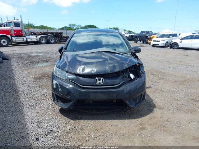 44984835 :رقم المزاد ، 3HGGK5H51FM777929 vin ، 2015 Honda Fit Lx مزاد بيع