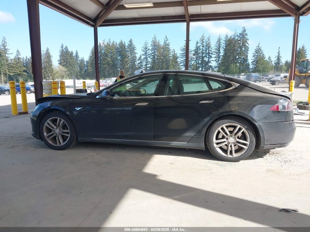 44984893 :رقم المزاد ، 5YJSA1DP1DFP04590 vin ، 2013 Tesla Model S Performance مزاد بيع