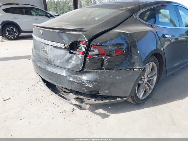 44984893 :رقم المزاد ، 5YJSA1DP1DFP04590 vin ، 2013 Tesla Model S Performance مزاد بيع