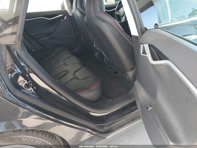 44984893 :رقم المزاد ، 5YJSA1DP1DFP04590 vin ، 2013 Tesla Model S Performance مزاد بيع