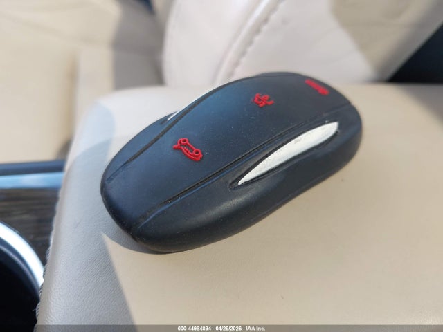 2015 Tesla Model S 60/70/85 მანქანა იყიდება აუქციონზე, vin: 5YJSA1E13FF120091, აუქციონის ნომერი: 44984894