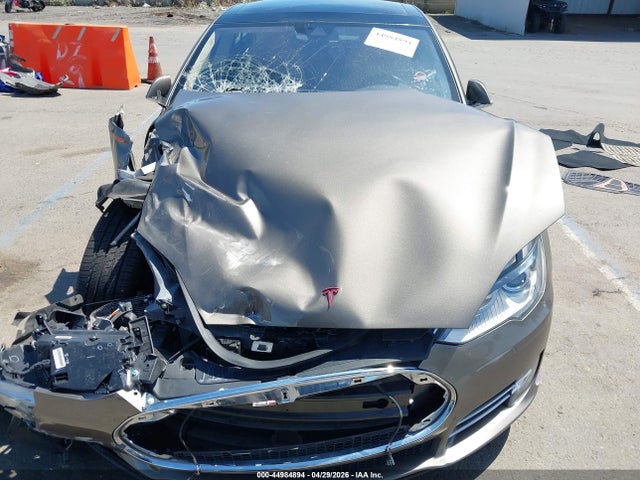 2015 Tesla Model S 60/70/85 მანქანა იყიდება აუქციონზე, vin: 5YJSA1E13FF120091, აუქციონის ნომერი: 44984894