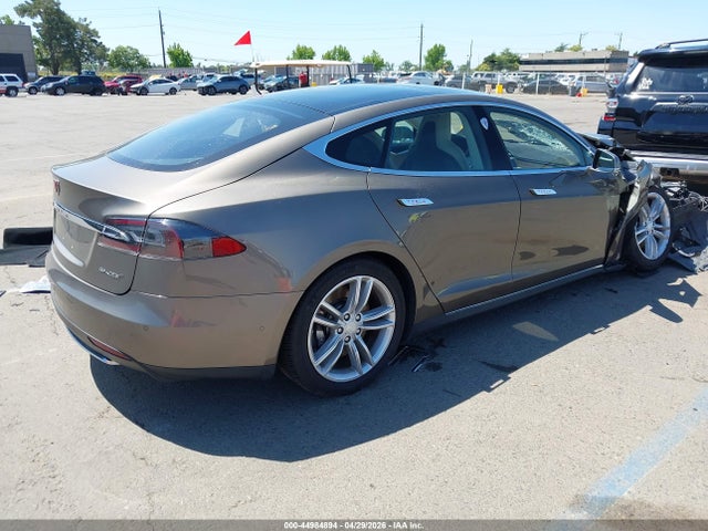2015 Tesla Model S 60/70/85 მანქანა იყიდება აუქციონზე, vin: 5YJSA1E13FF120091, აუქციონის ნომერი: 44984894