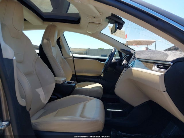 2015 Tesla Model S 60/70/85 მანქანა იყიდება აუქციონზე, vin: 5YJSA1E13FF120091, აუქციონის ნომერი: 44984894
