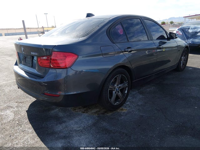 WBA3B1G51FNT05868 BMW 320i