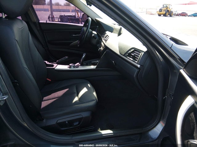 WBA3B1G51FNT05868 BMW 320i