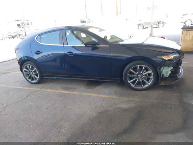 JM1BPAKL9M1307667 Mazda Mazda3 Select