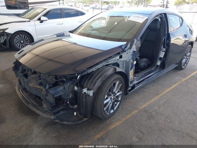JM1BPAKL9M1307667 Mazda Mazda3 Select