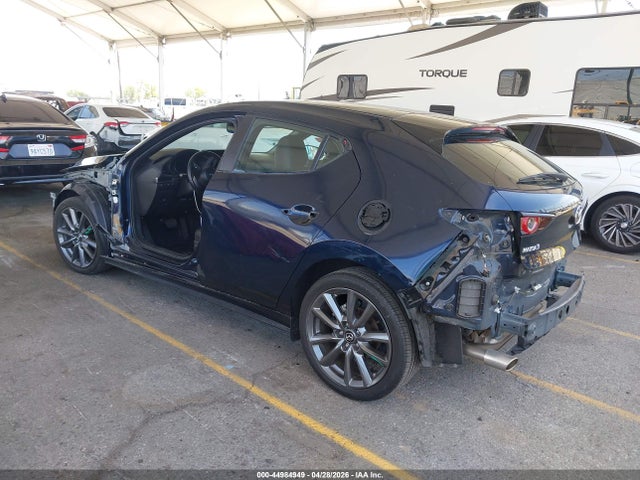 JM1BPAKL9M1307667 Mazda Mazda3 Select