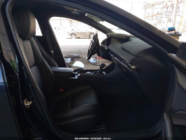 JM1BPAKL9M1307667 Mazda Mazda3 Select