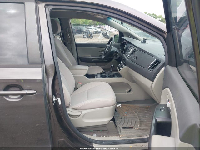 KNDMB5C10H6230529 KIA SEDONA LX