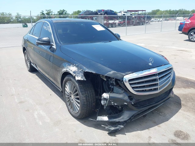 Продажа на аукционе авто 2016 Mercedes-benz C 300 Luxury, vin: 55SWF4JB1GU147714, номер лота: 44984985