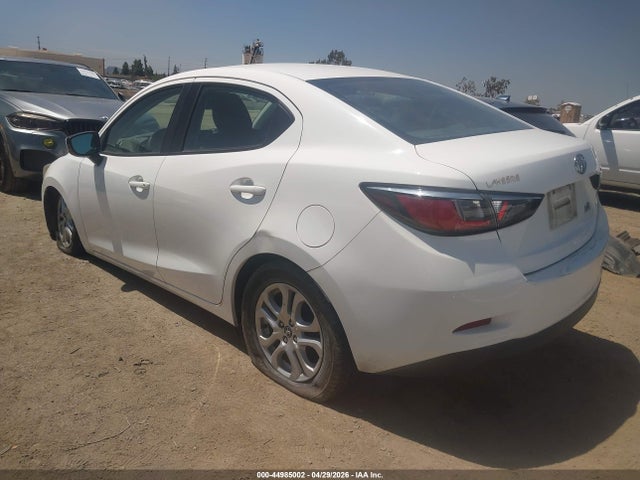 3MYDLBYV4HY174175 Toyota YARIS IA