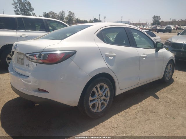 3MYDLBYV4HY174175 Toyota YARIS IA