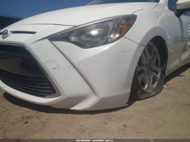 3MYDLBYV4HY174175 Toyota YARIS IA