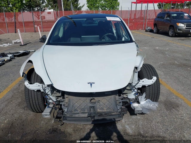 2022 Tesla Model 3 Rear-wheel Drive მანქანა იყიდება აუქციონზე, vin: 5YJ3E1EA6NF376779, აუქციონის ნომერი: 44985007