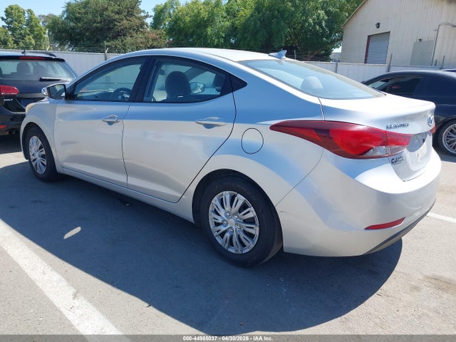 5NPDH4AE3GH707103 Hyundai ELANTRA SE