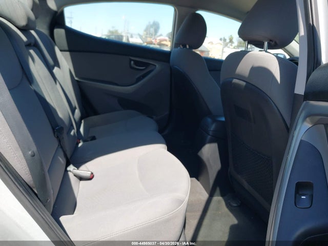5NPDH4AE3GH707103 Hyundai ELANTRA SE