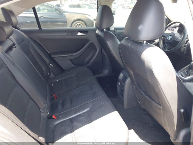 3VWD17AJ5EM406145 Volkswagen Jetta 1.8t Se
