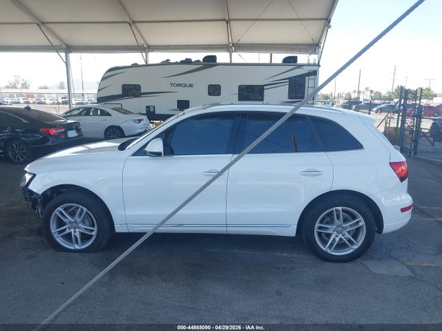 WA1C2AFP0HA098755 Audi Q5 2.0t Premium