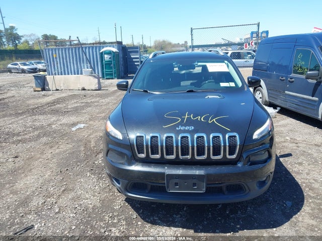 Продажа на аукционе авто 2016 Jeep Cherokee Latitude, vin: 1C4PJLCB6GW325284, номер лота: 44985109
