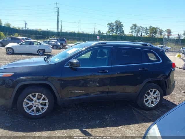 Продажа на аукционе авто 2016 Jeep Cherokee Latitude, vin: 1C4PJLCB6GW325284, номер лота: 44985109