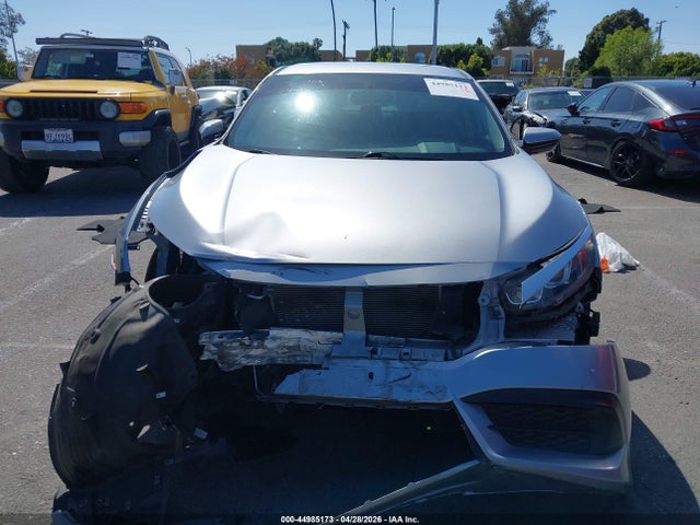 Honda Civic Lx 2018 2HGFC2F5XJH552216 Image 12