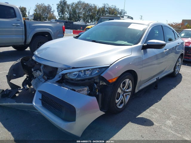 Honda Civic Lx 2018 2HGFC2F5XJH552216 Image 2