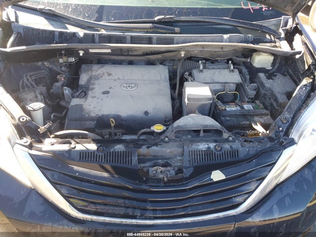 5TDKK3DC6FS589005 Toyota Sienna Le 8 Passenger