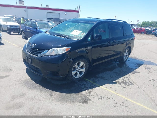 5TDKK3DC6FS589005 Toyota Sienna Le 8 Passenger