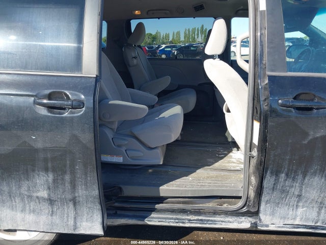 5TDKK3DC6FS589005 Toyota Sienna Le 8 Passenger