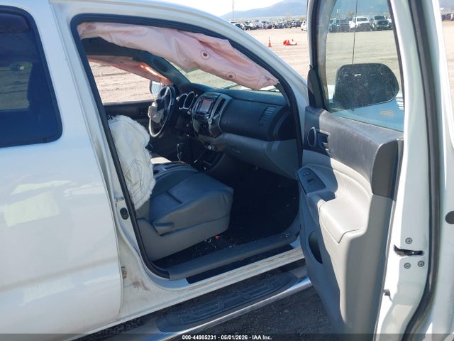 Aukcja sprzedaży 2015 Toyota Tacoma Base V6, vin: 5TFLU4EN5FX143300, numer aukcji: 44985231