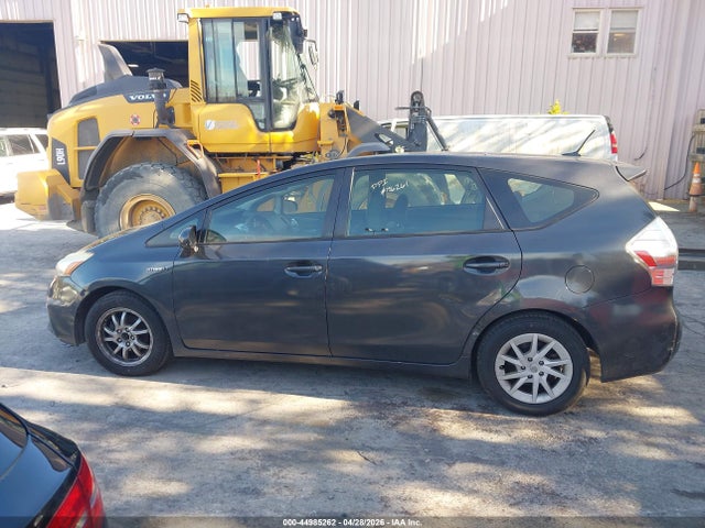 Продажа на аукционе авто 2013 Toyota Prius V Three, vin: JTDZN3EU2D3195352, номер лота: 44985262