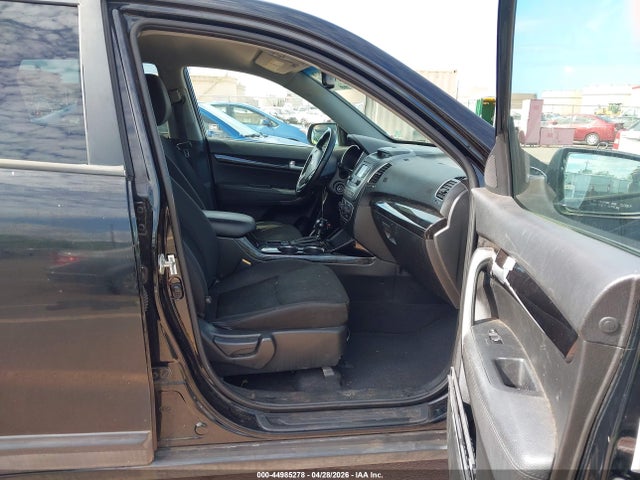 5XYKT4A61FG614987 KIA SORENTO LX